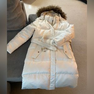 Beautiful winter white/ivory long belted puffer coat with belt and fur hood